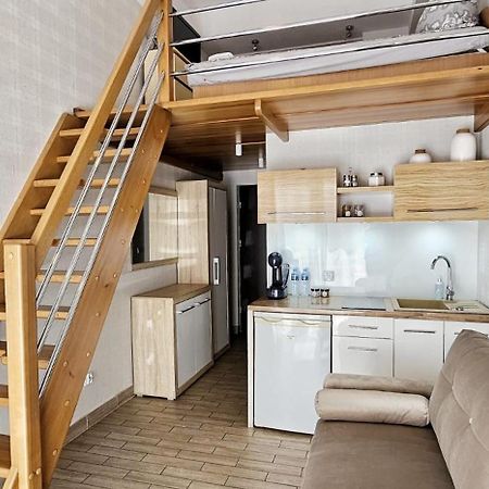 Holiday Home Slavia New S8 Miedzyzdroje Z Antresola I Balkonem Przy Plazy Bagian luar foto