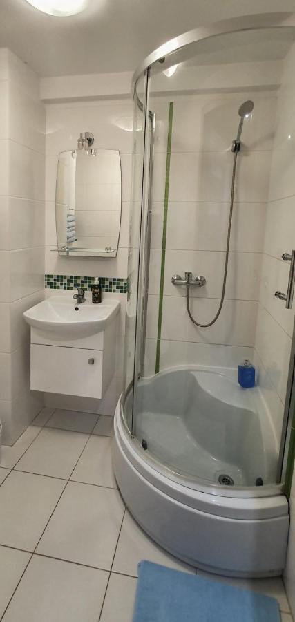 Holiday Home Slavia New S8 Miedzyzdroje Z Antresola I Balkonem Przy Plazy Bagian luar foto