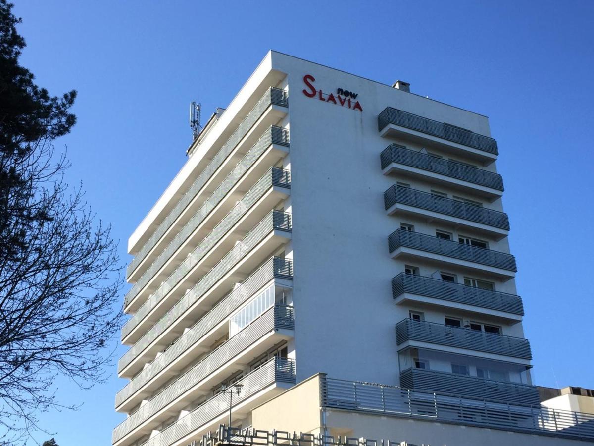 Holiday Home Slavia New S8 Miedzyzdroje Z Antresola I Balkonem Przy Plazy Bagian luar foto