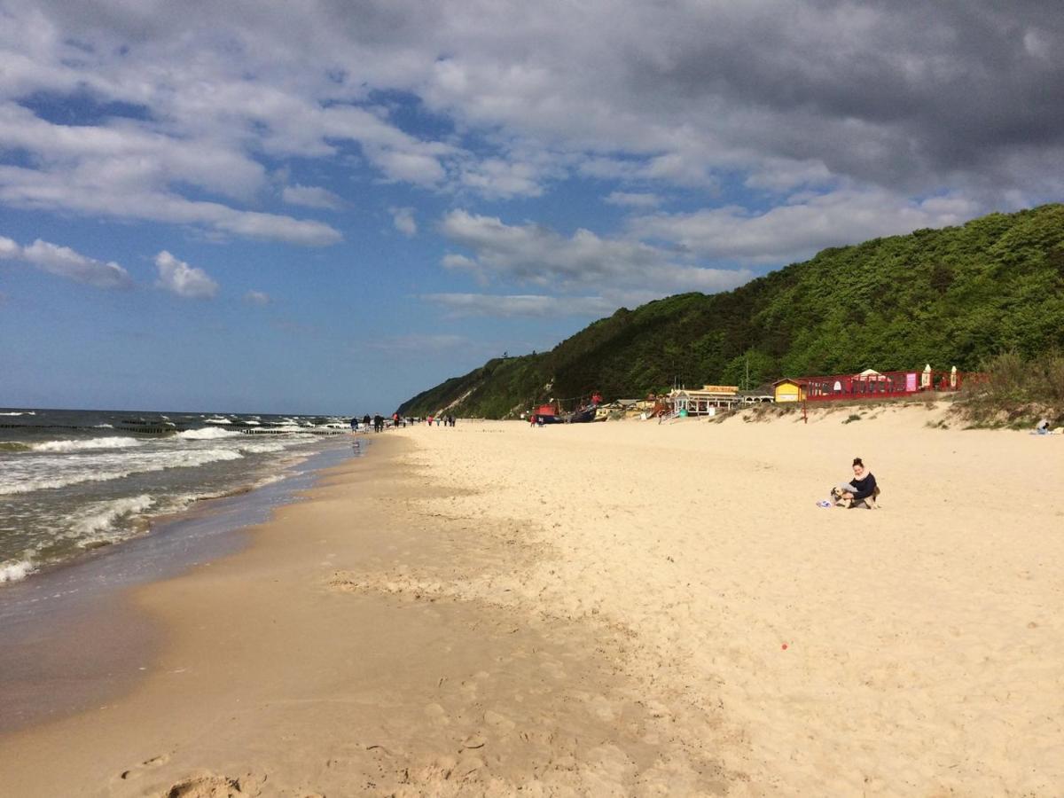 Holiday Home Slavia New S8 Miedzyzdroje Z Antresola I Balkonem Przy Plazy Bagian luar foto