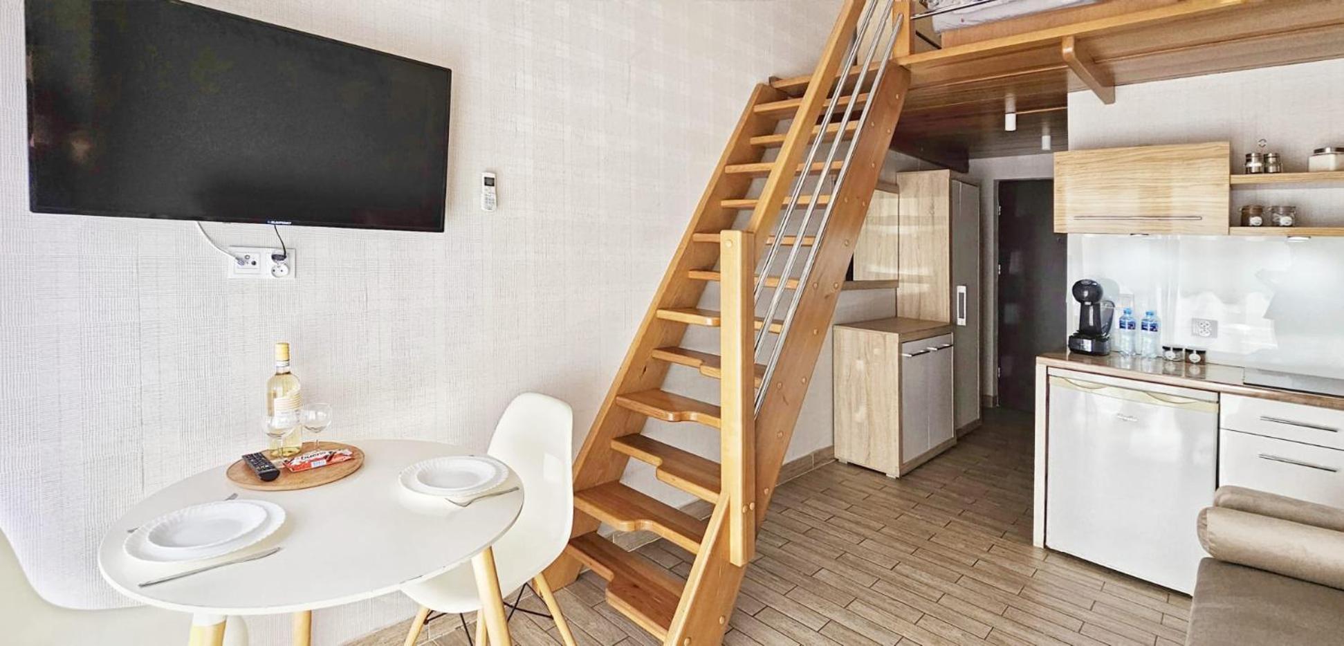 Holiday Home Slavia New S8 Miedzyzdroje Z Antresola I Balkonem Przy Plazy Bagian luar foto